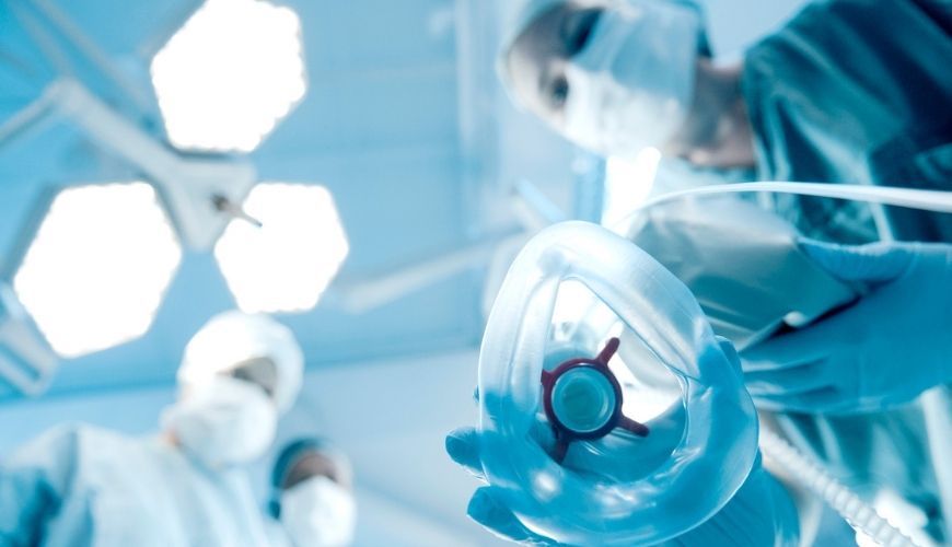 Metges responent a quiròfan