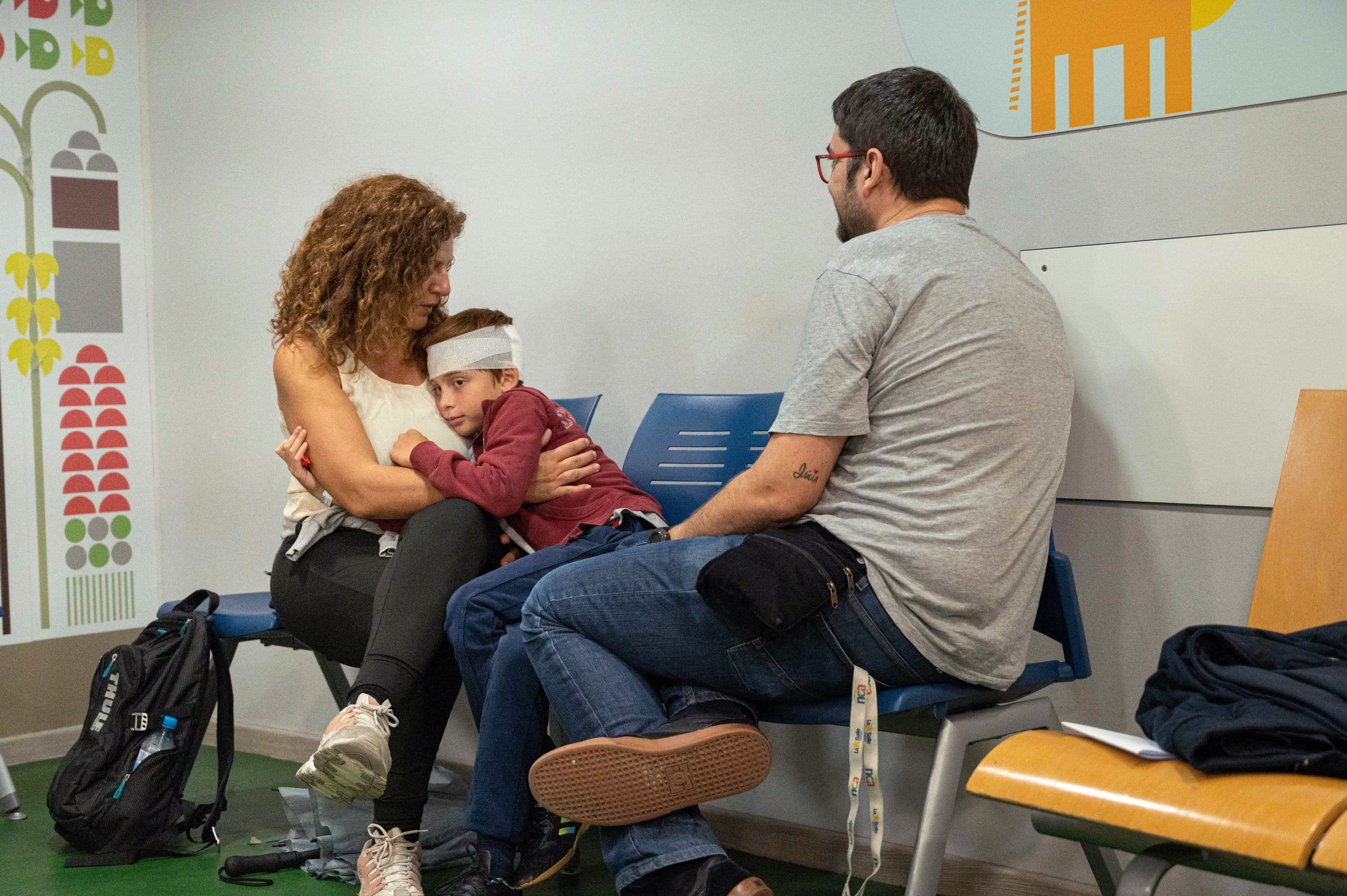 niño acompañado en urgencias