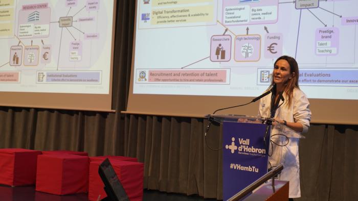 Begoña Benito a la Jornada Científica